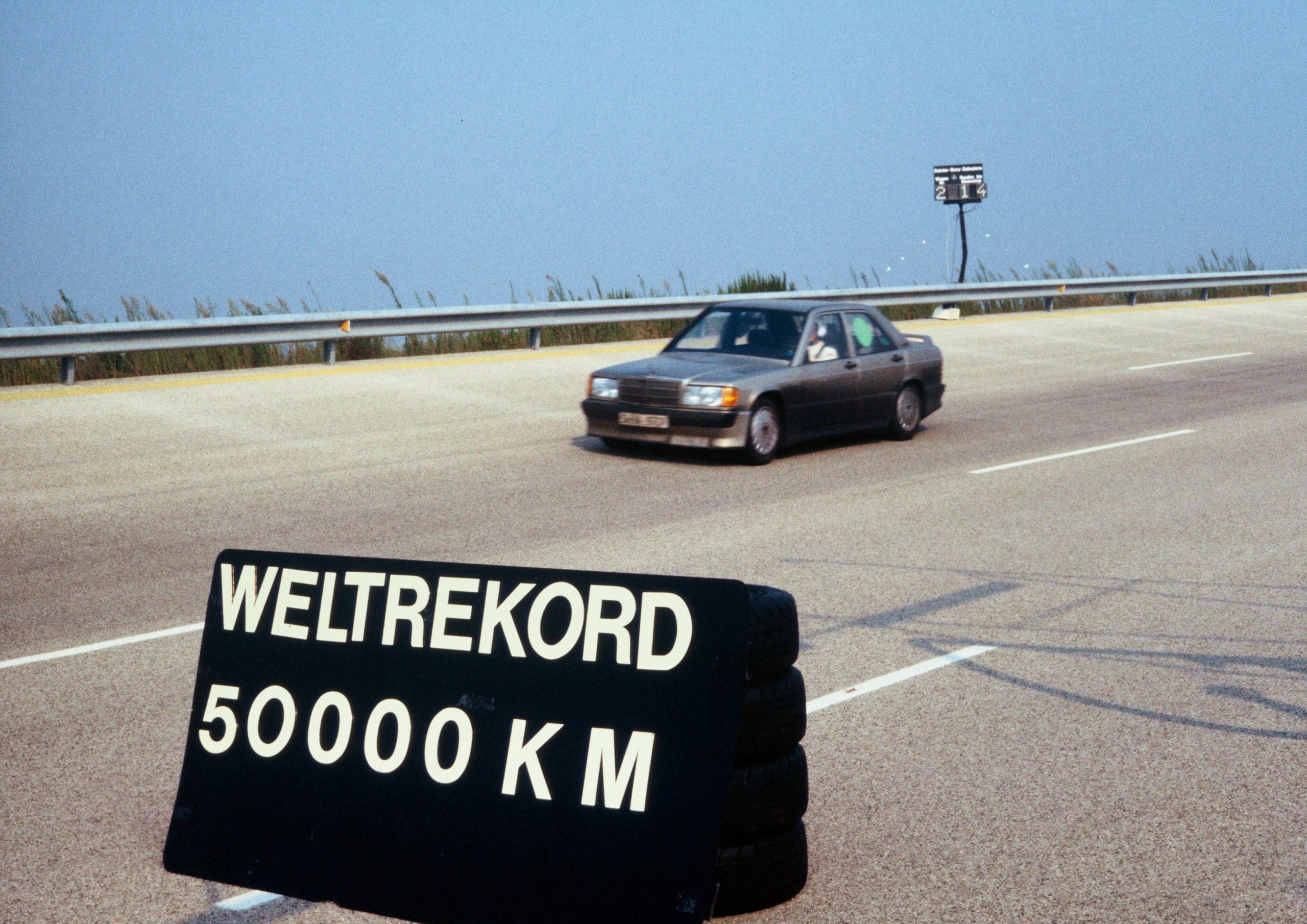 Mercedes 190 E 2.3 16 Nardo record attempt