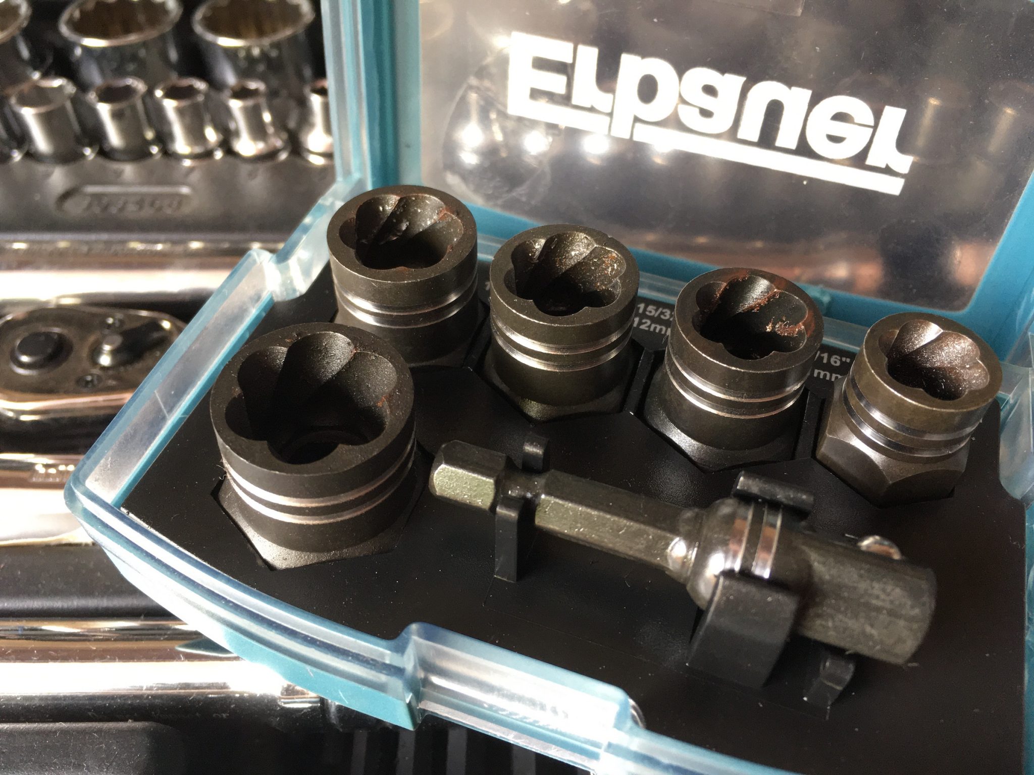 Socket Set Rusty nuts? Here's how to free 'em Hagerty UK
