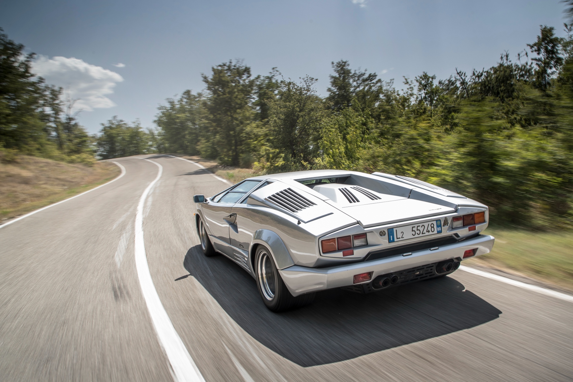 Driving the Greats: The Lamborghini Countach is terrifying and ...