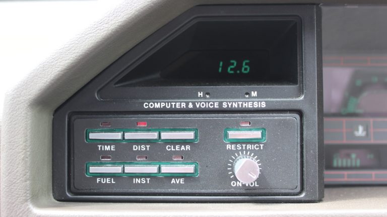 Talking dashboards, car phones and graphic equalisers: The '80s car ...