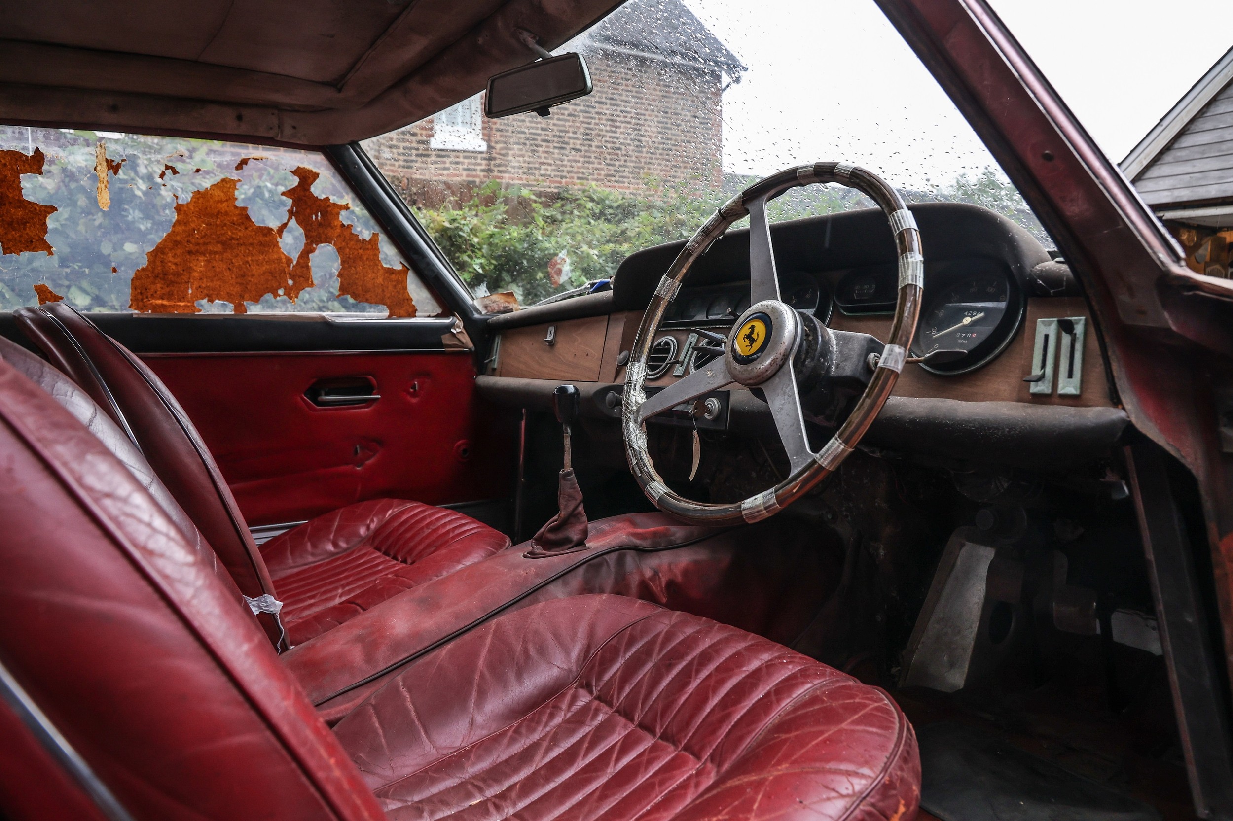 Ferrari 330 GT 2+2 interior