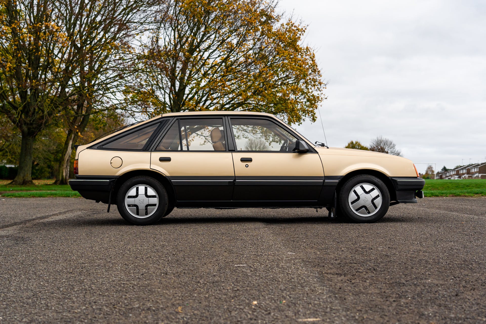 White Gold: The Vauxhall Cavalier SRi Was 'a Damn Good Car' | Hagerty UK