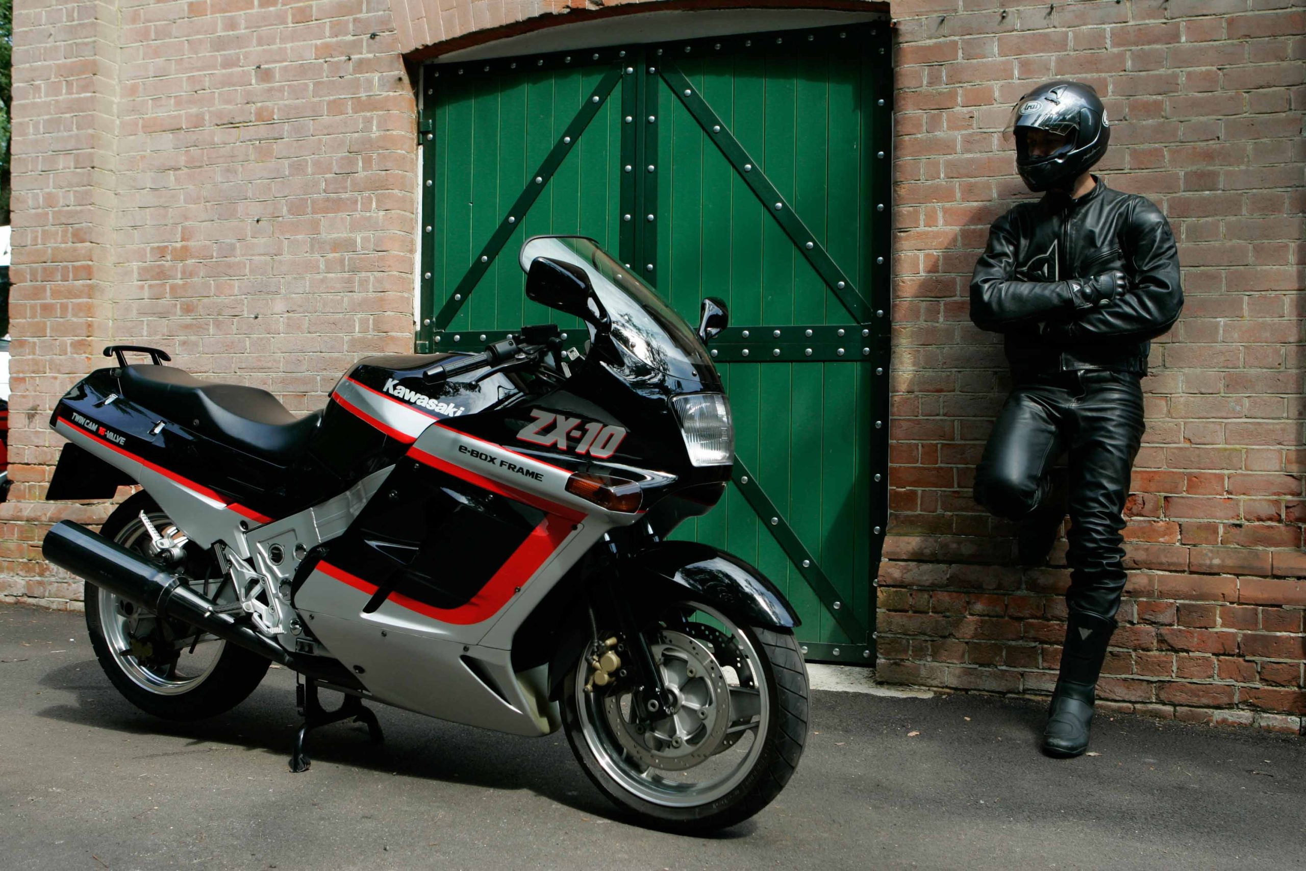 The Kawasaki ZX-10 was more sports-tourer than superbike | Hagerty UK