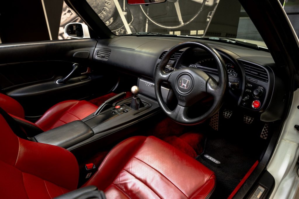 2009 Honda S2000 interior