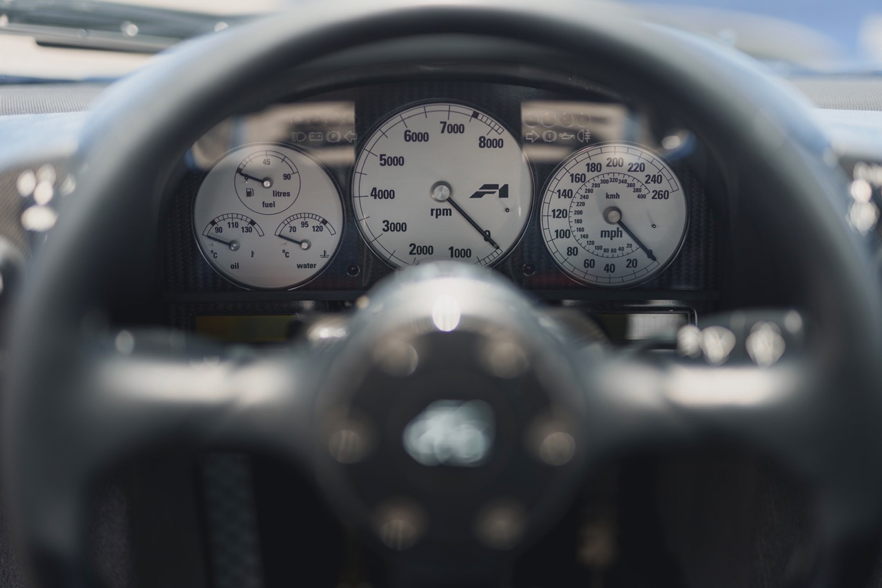 McLaren F1 gauges