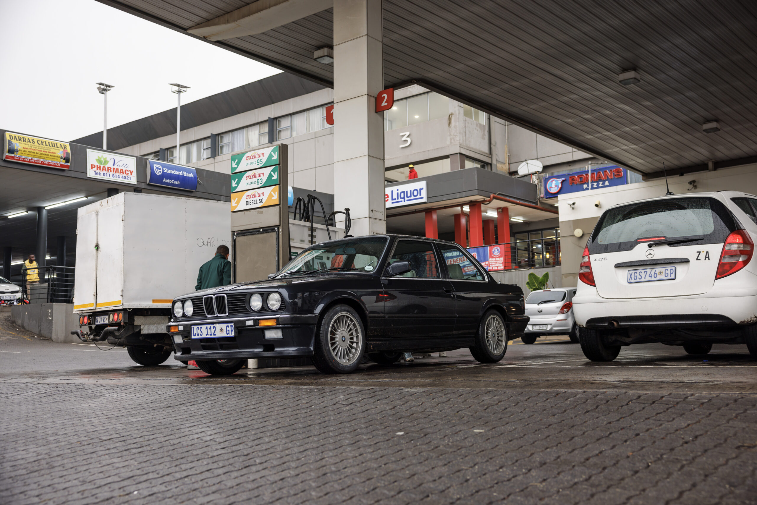 BMW-333i-South-Africa petrol station