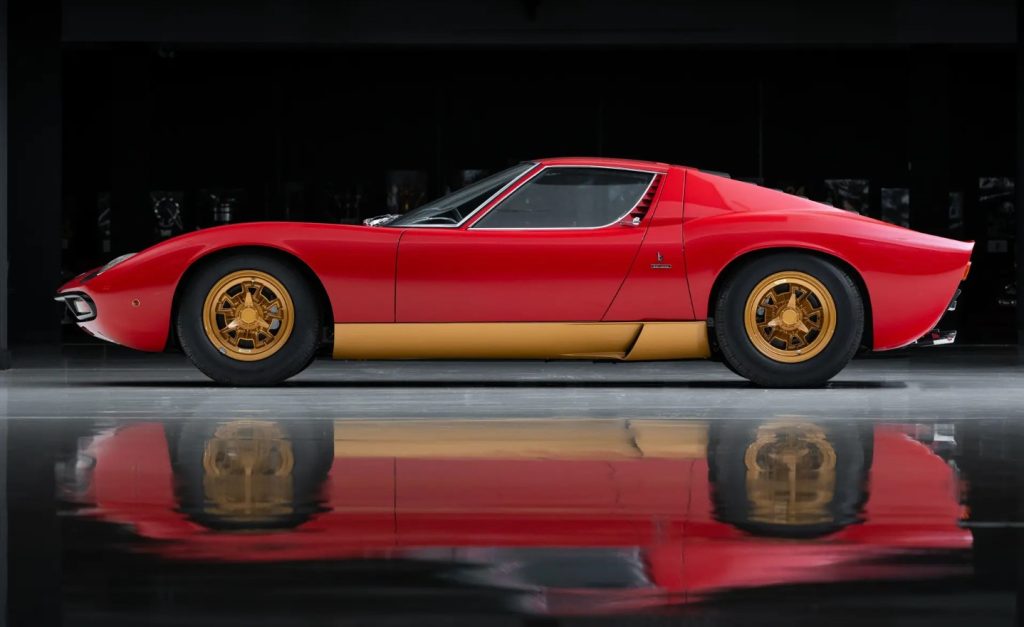 1972-Lamborghini-Miura-P400-SV-by-Bertone side profile