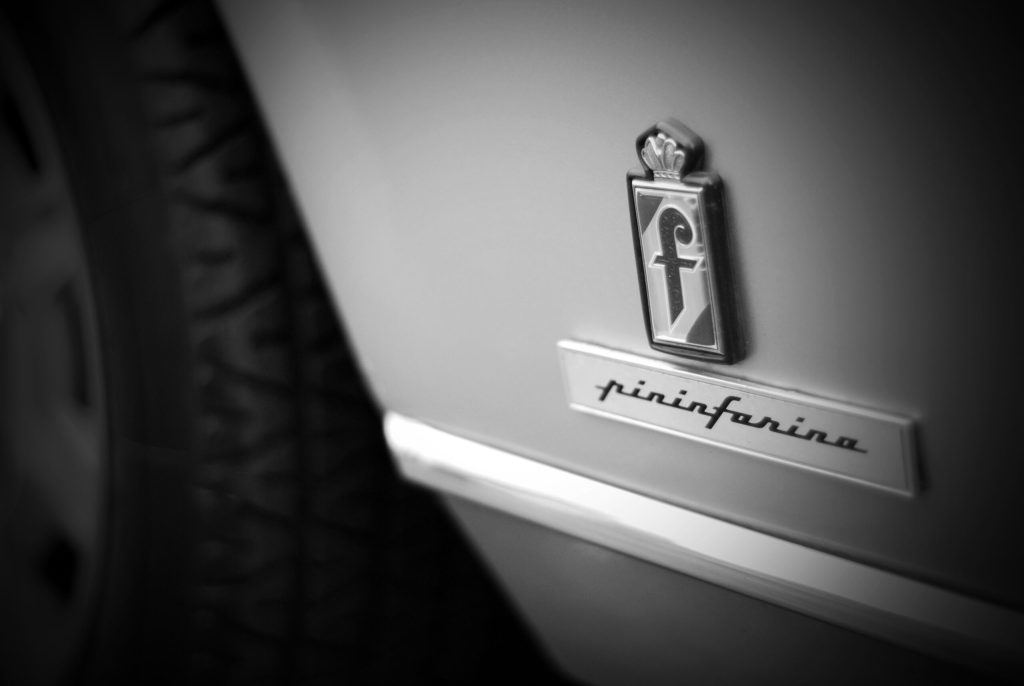 Peugeot-504-Pininfarina-Badge black white