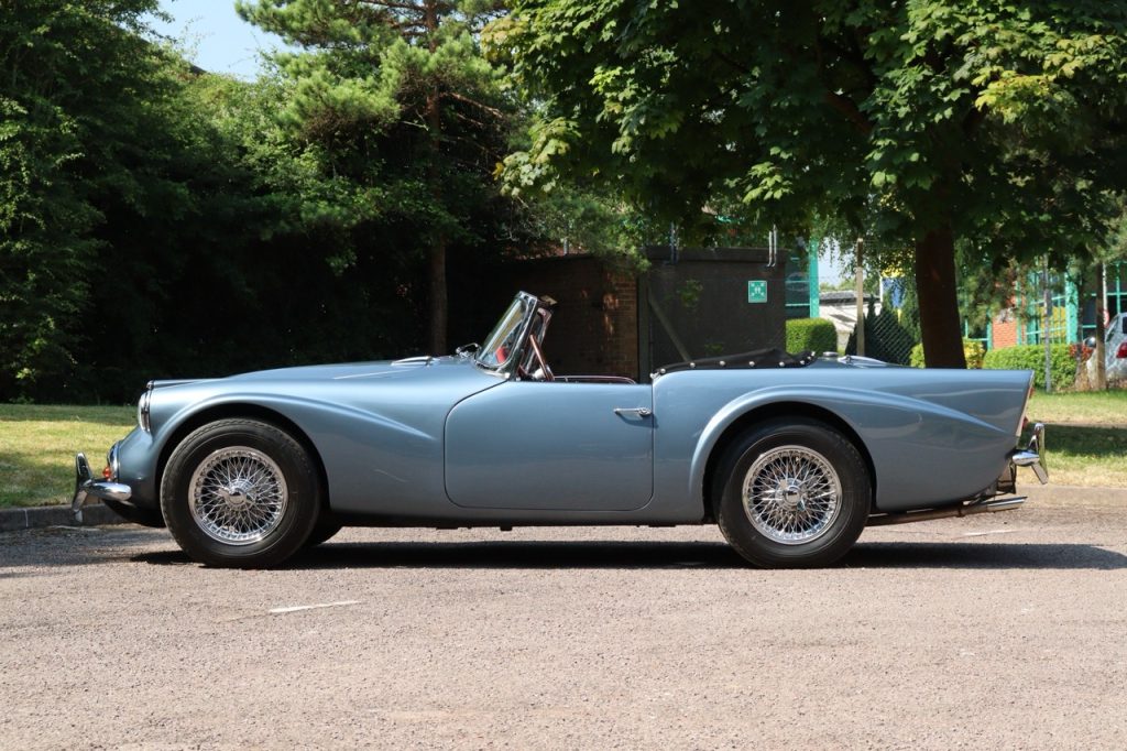 1961 Daimler SP250 profile