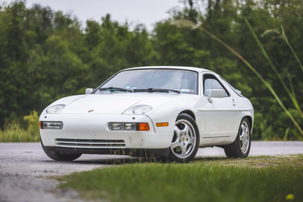 Porsche 928 front three quarter