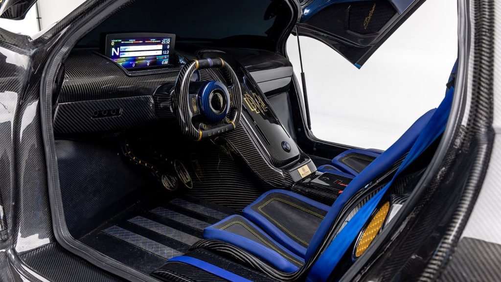 Devel Sixteen interior