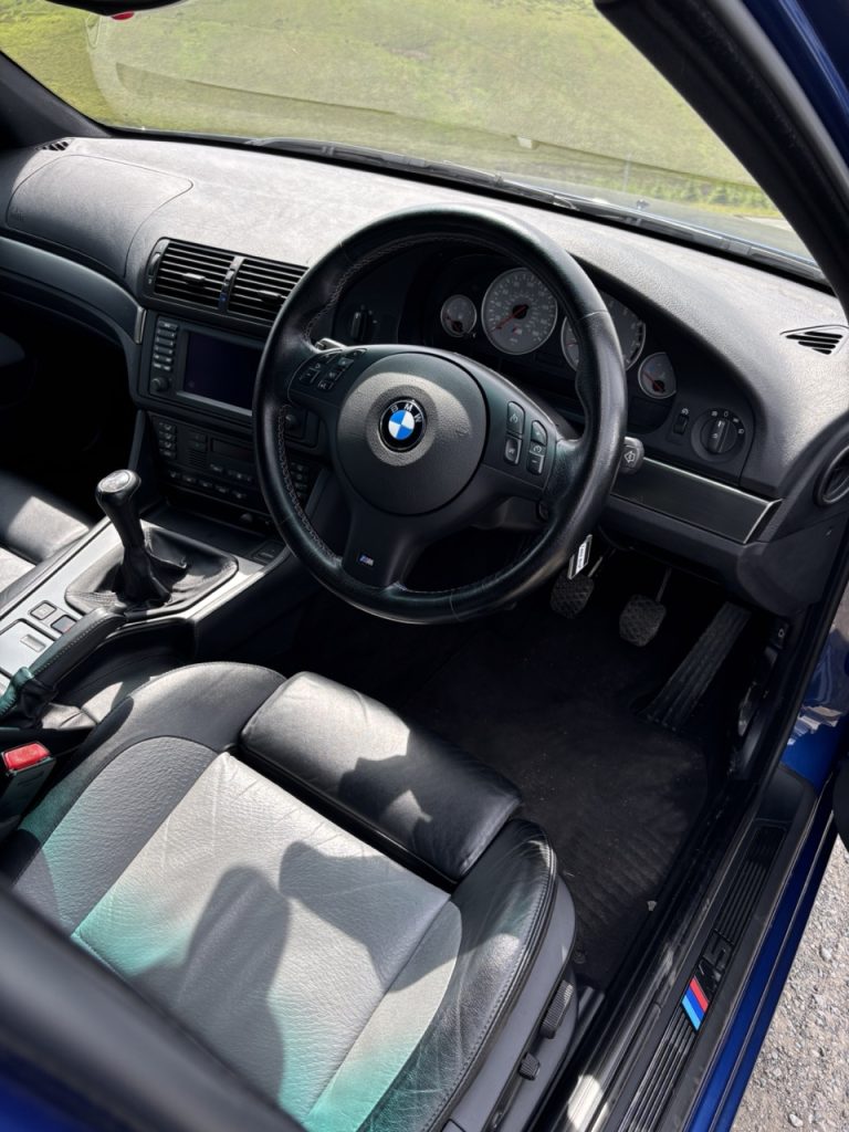 BMW M5 E39 cockpit