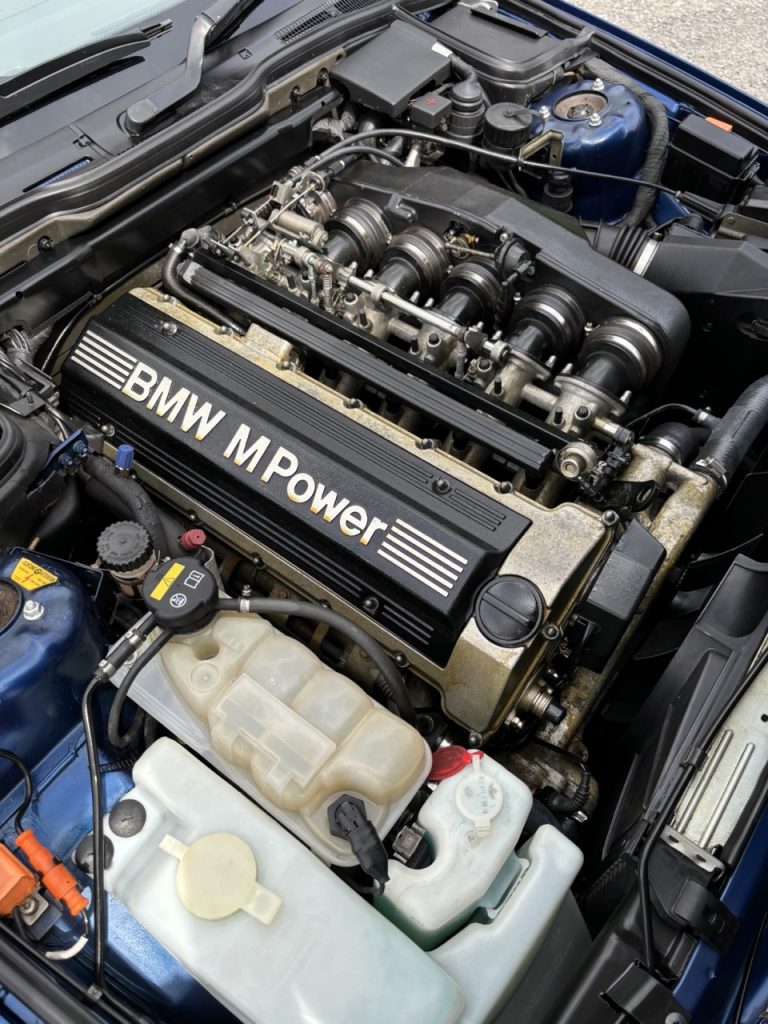 BMW M5 E34 engine