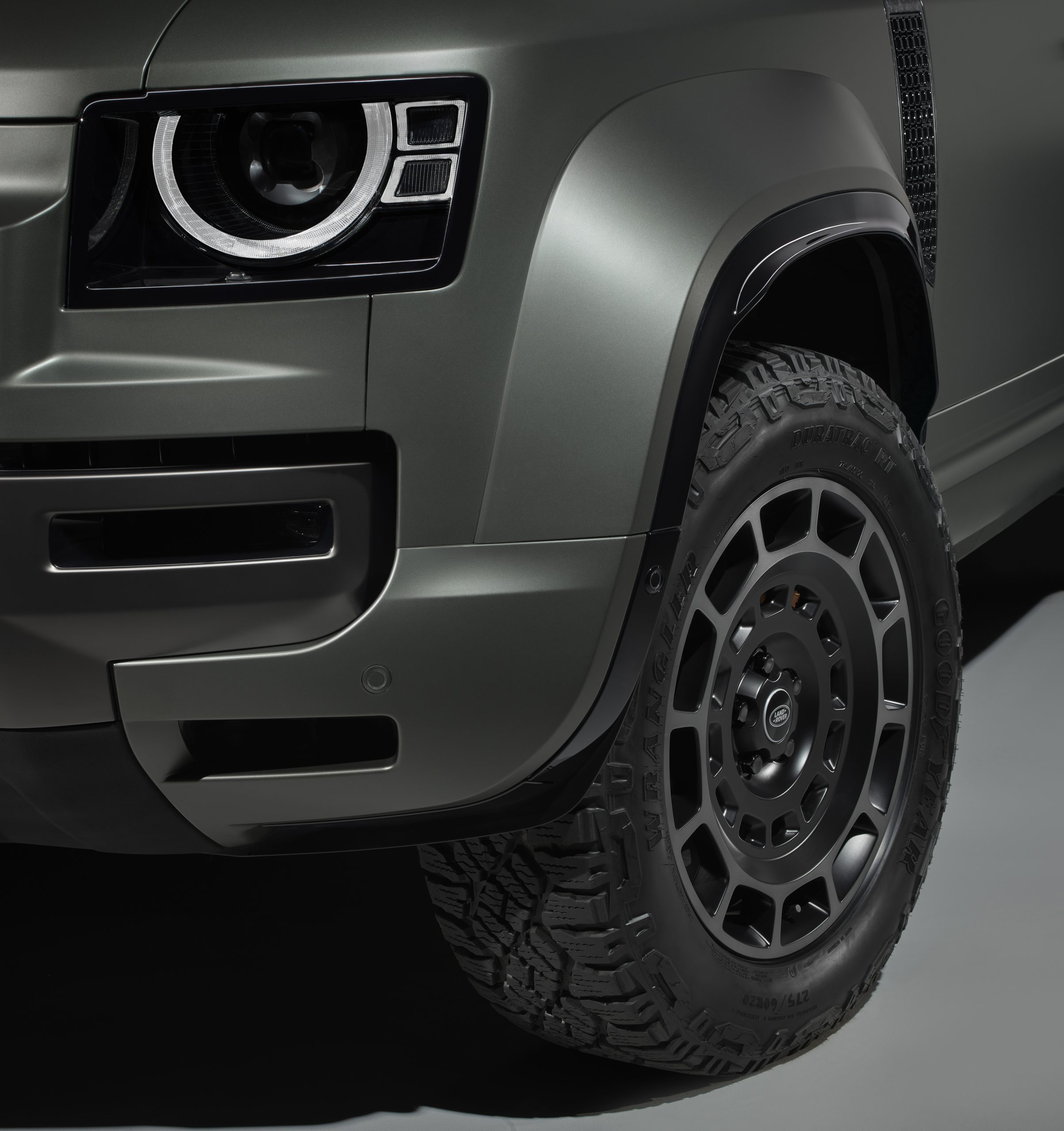 Land Rover Defender OCTA wheel detail