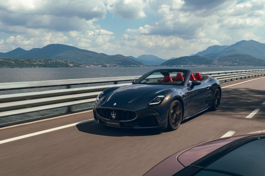 Maserati_GranCabrio_Trofeo front three quarter