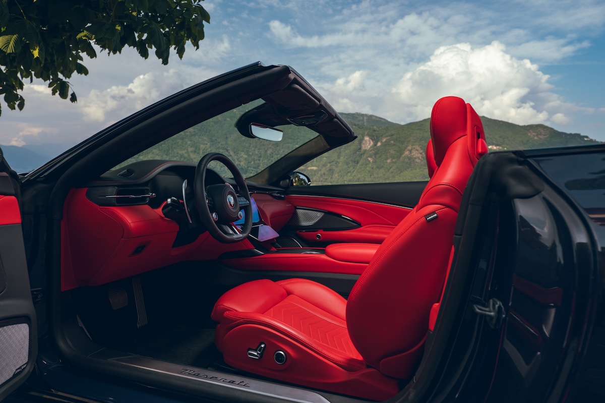 Maserati_GranCabrio_Trofeo interior