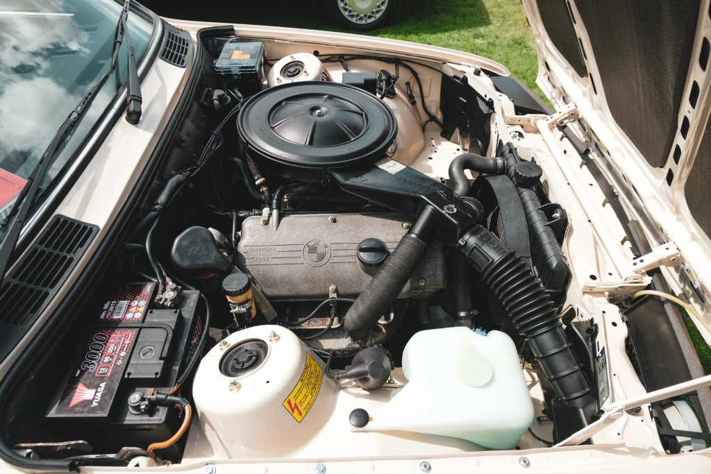 1986 BMW 316 engine