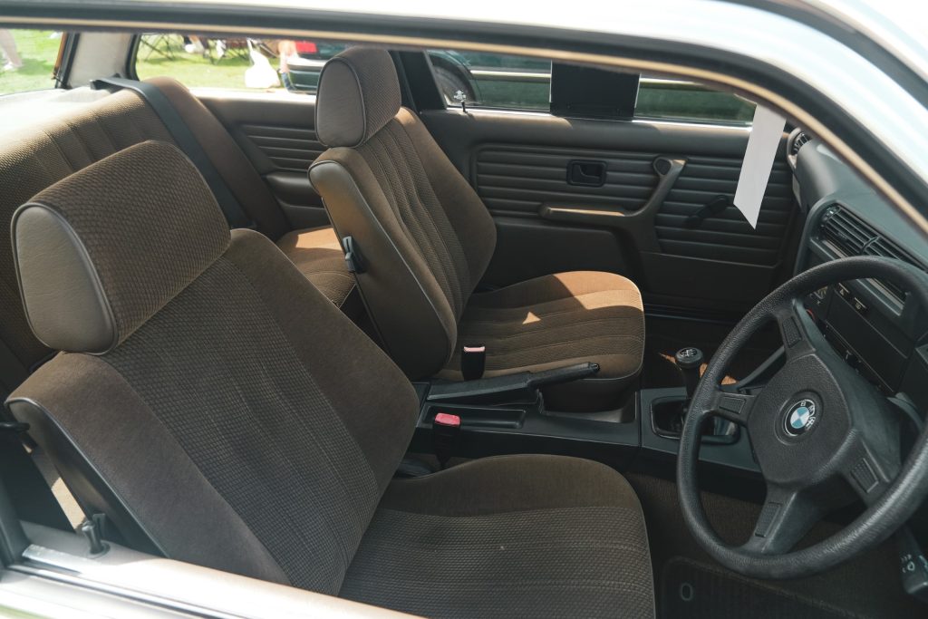 1986 BMW 316 interior