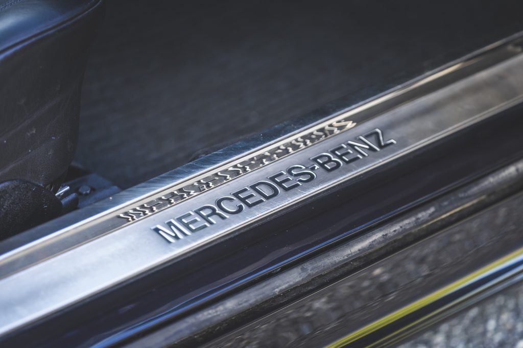 1995 Mercedes-Benz E 60 AMG sill plate