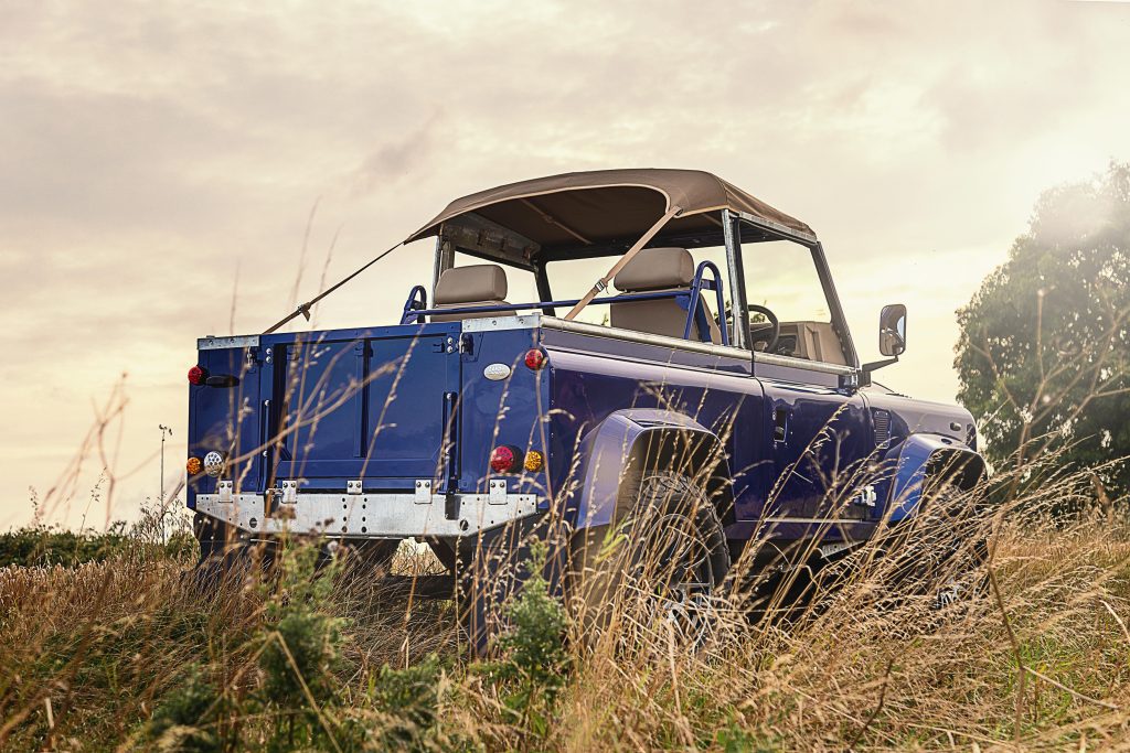 Kingsley Land Rover Defender restomod 7