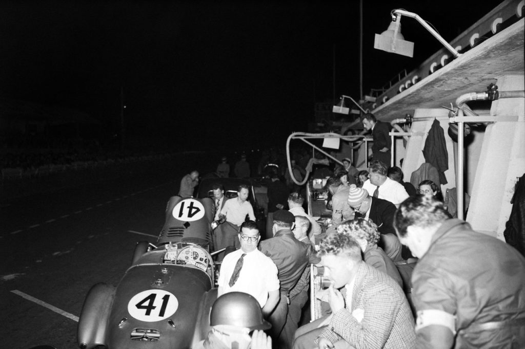 Jowett Jupiters 1951 Le Mans pits