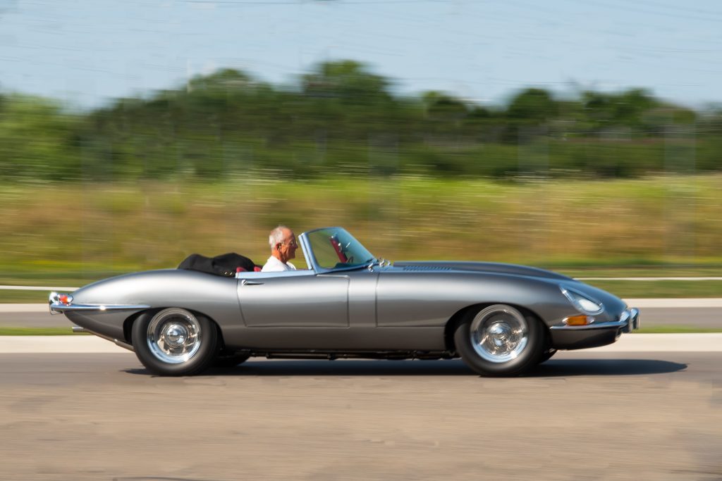 1961 Jaguar E-Type side