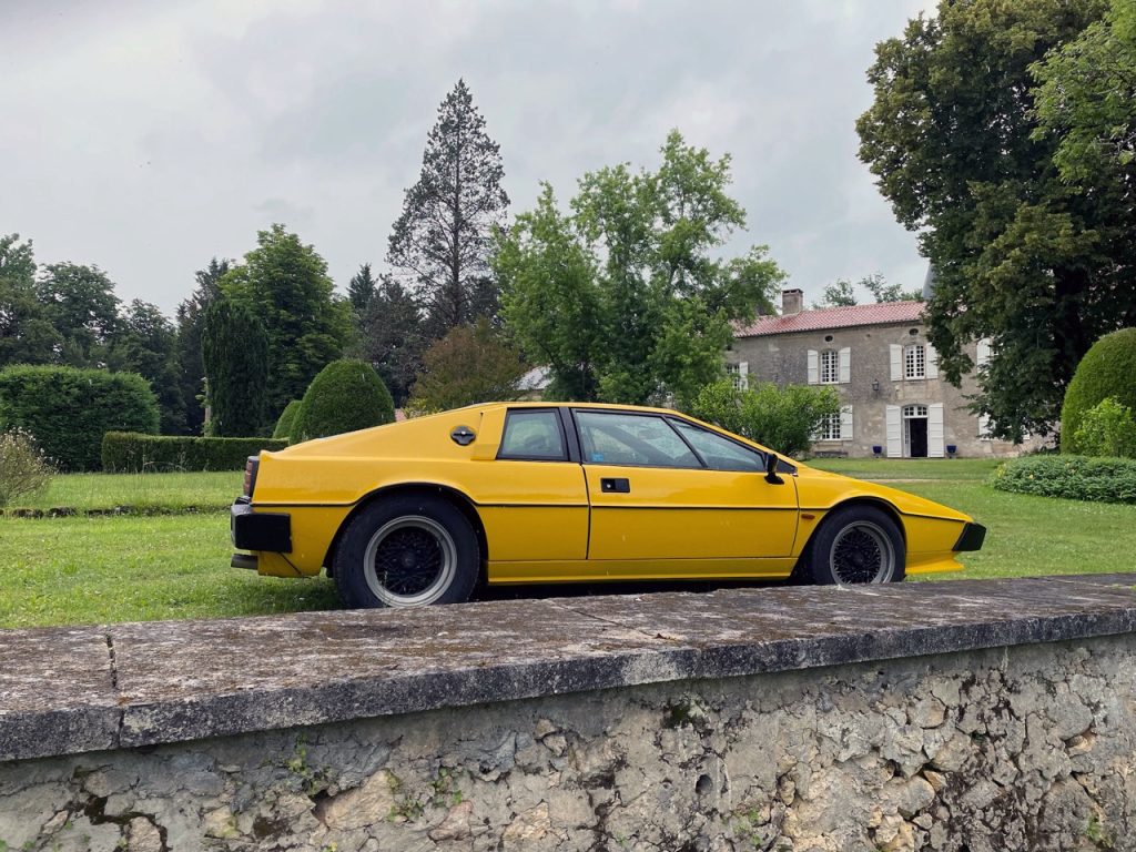 Lotus Esprit French roadtrip