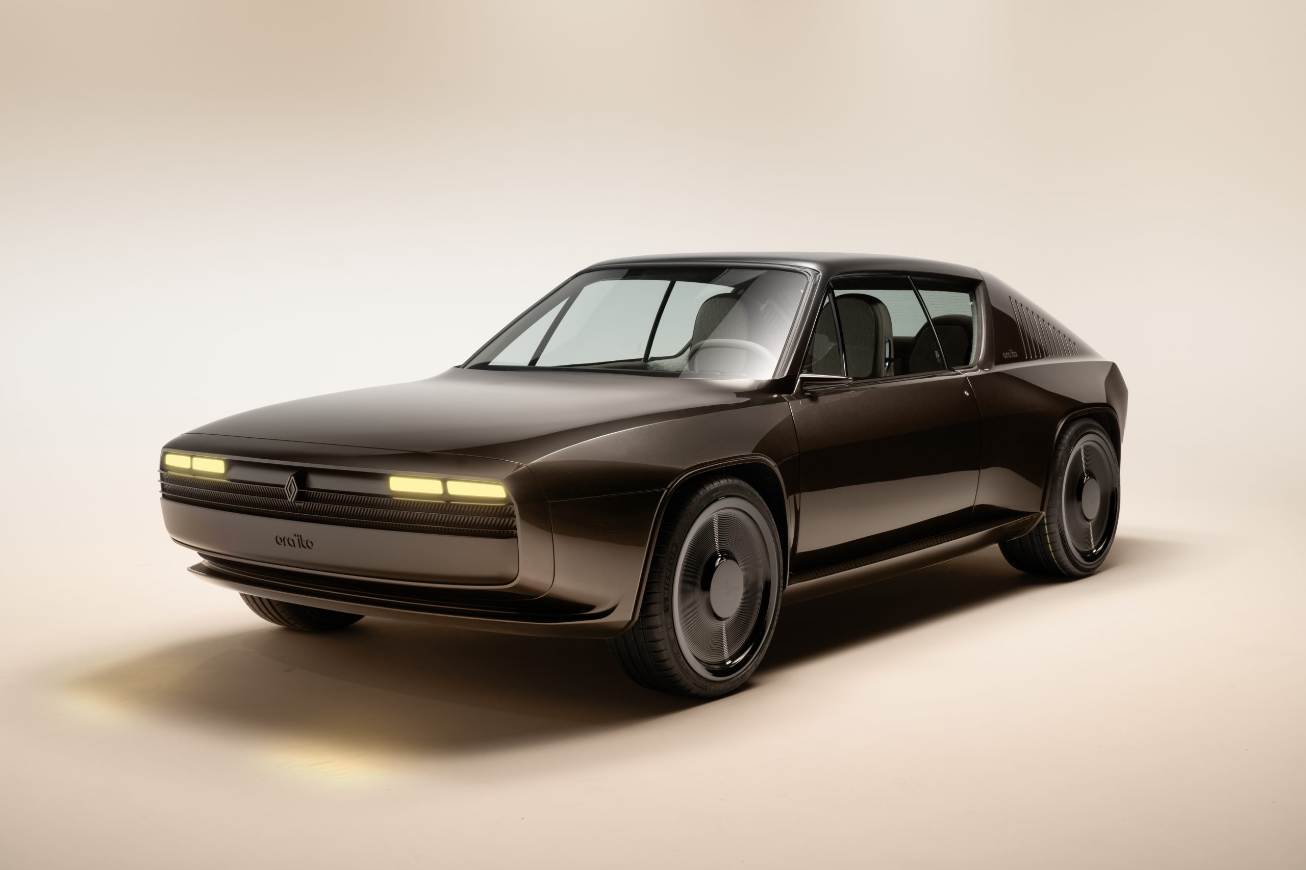 Heavenly 17 Restomod Adds to Renault’s Retro Future