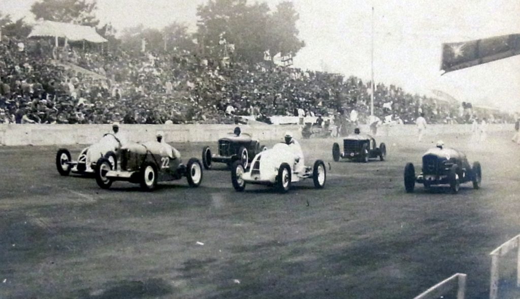 Tamagawa speedway racing action