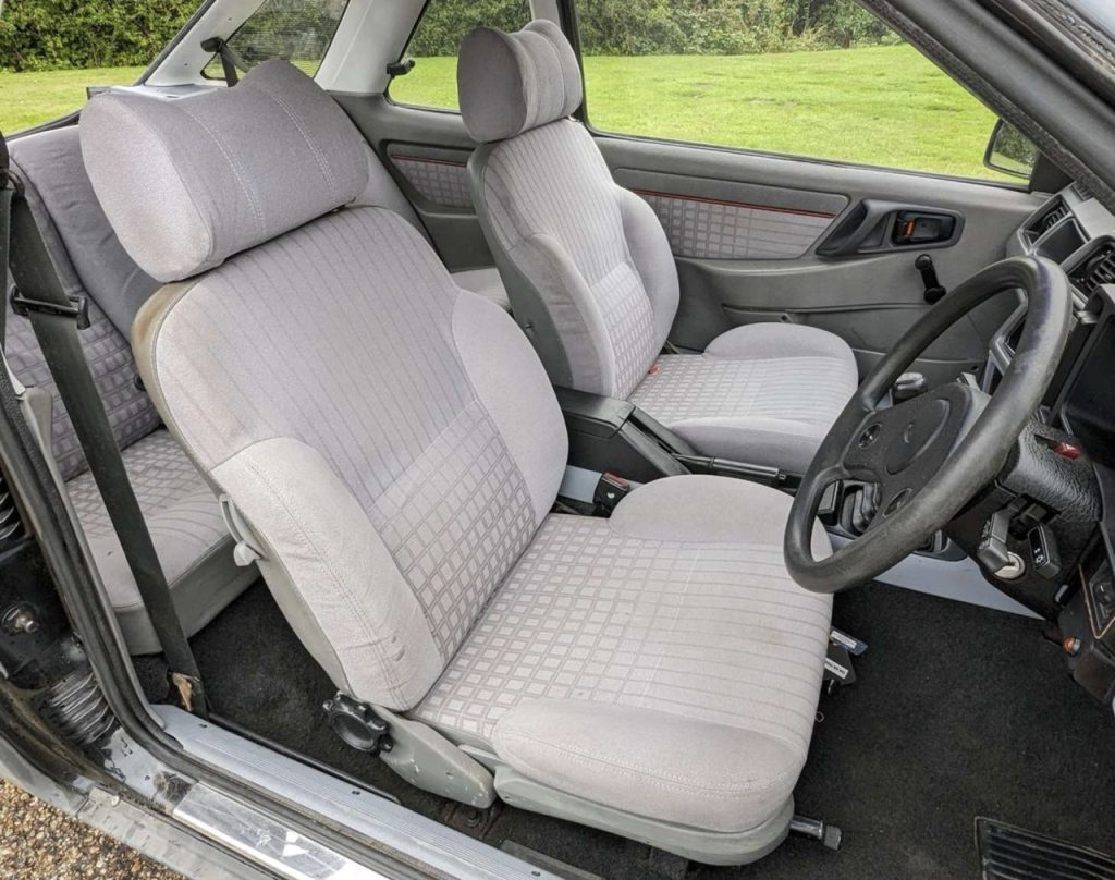 Ford Sierra XR4i interior