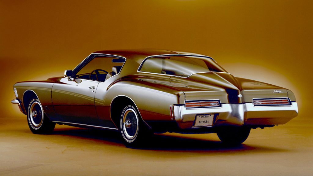 1971-Buick-Riviera-rear-three-quarter-studio