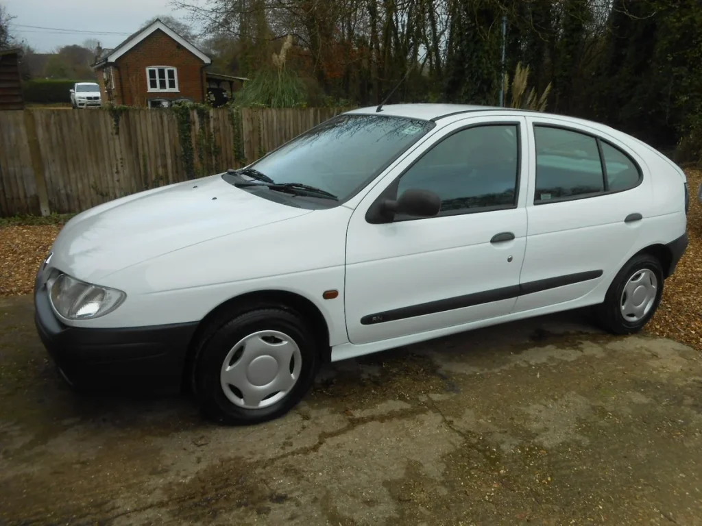 1998 Renault Megane RN Paris front 3/4