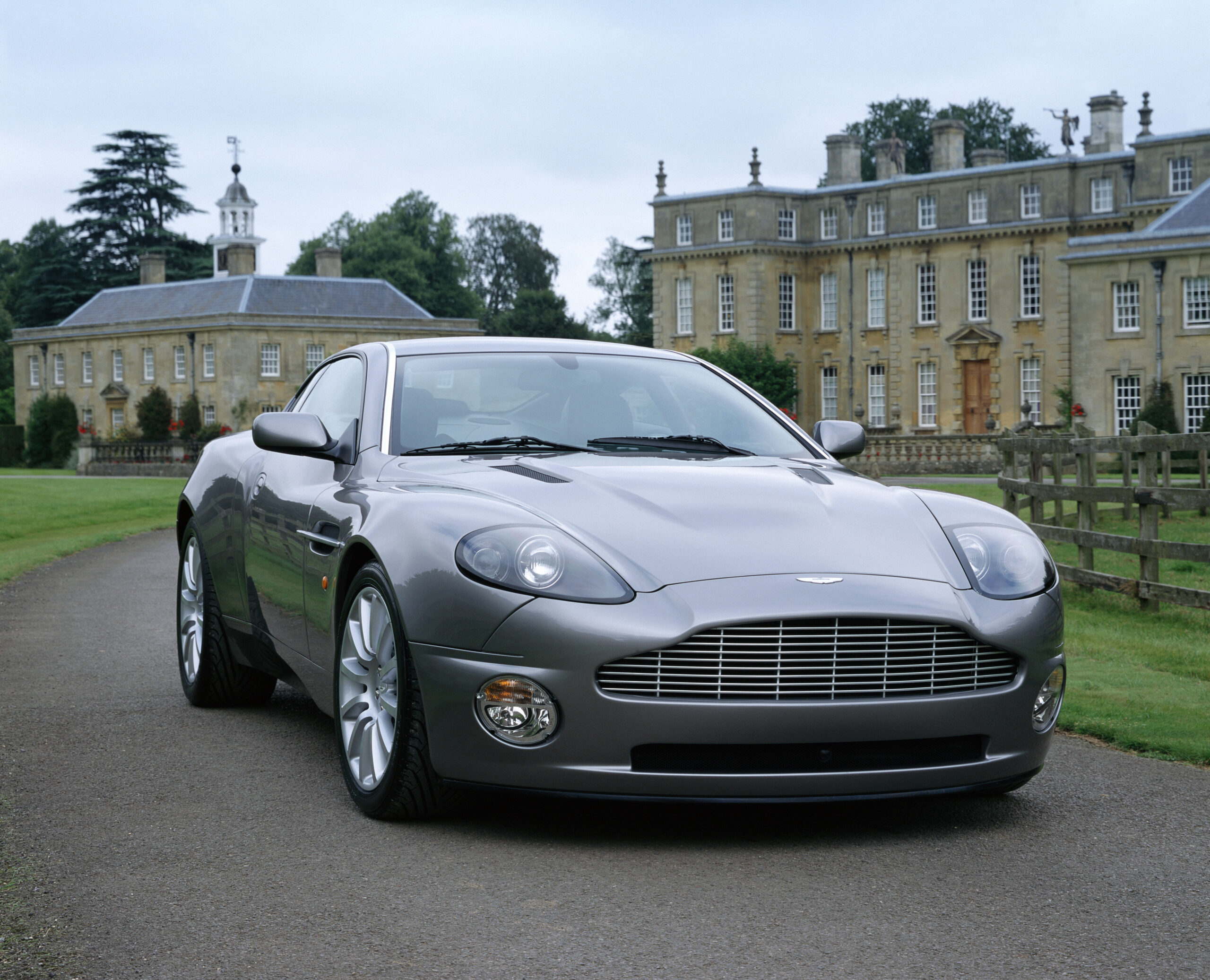 Aston Martin Vanquish front 3/4