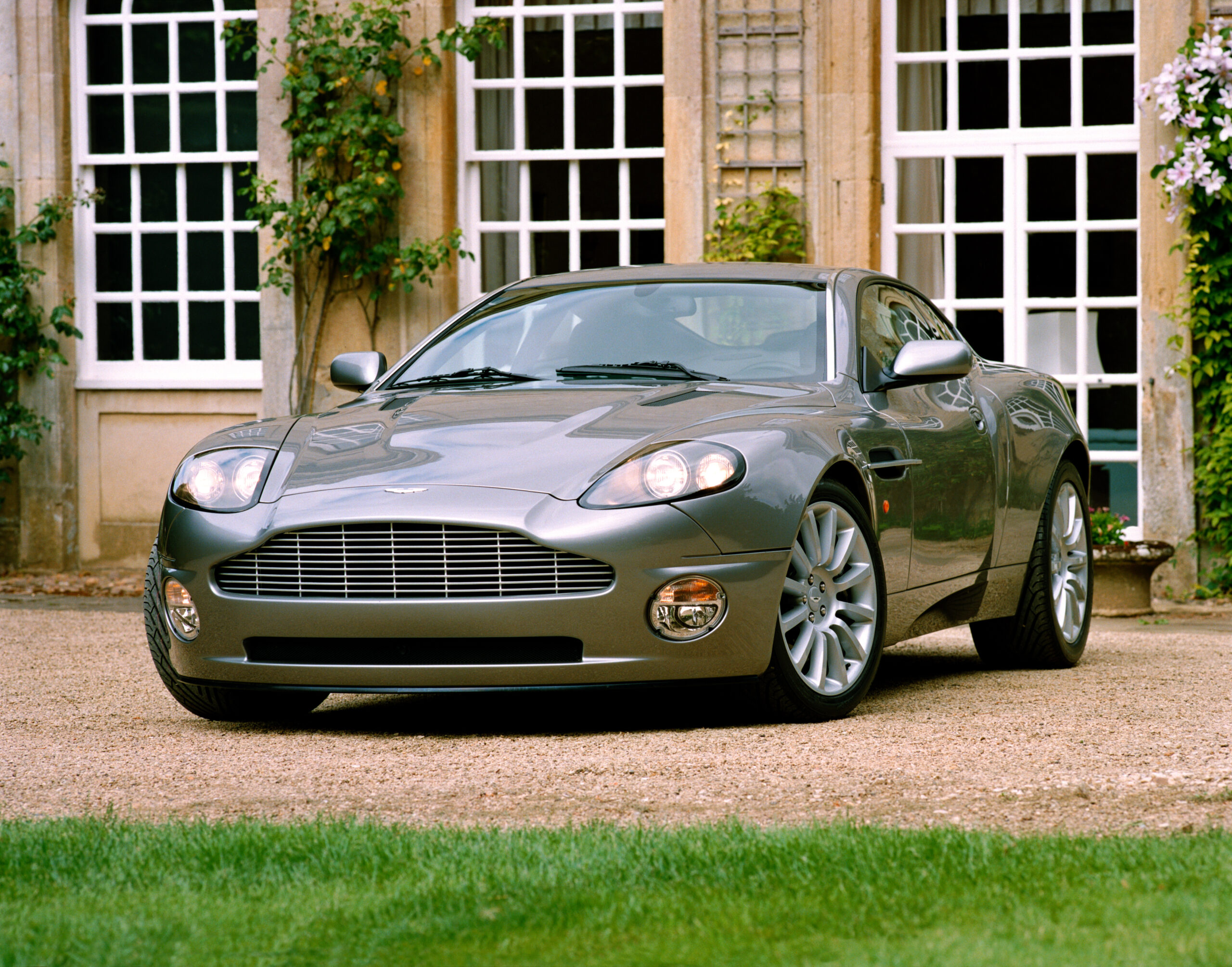 Aston Martin Vanquish front 3/4