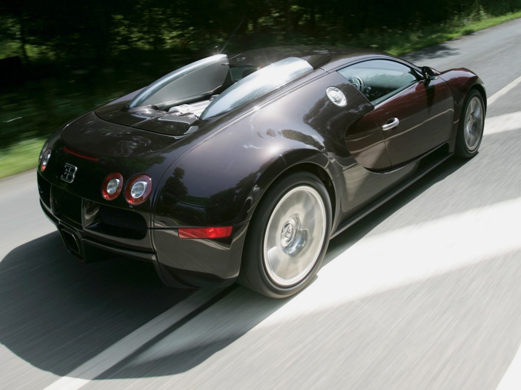 2005-Bugatti-Veyron-rear-three-quarter