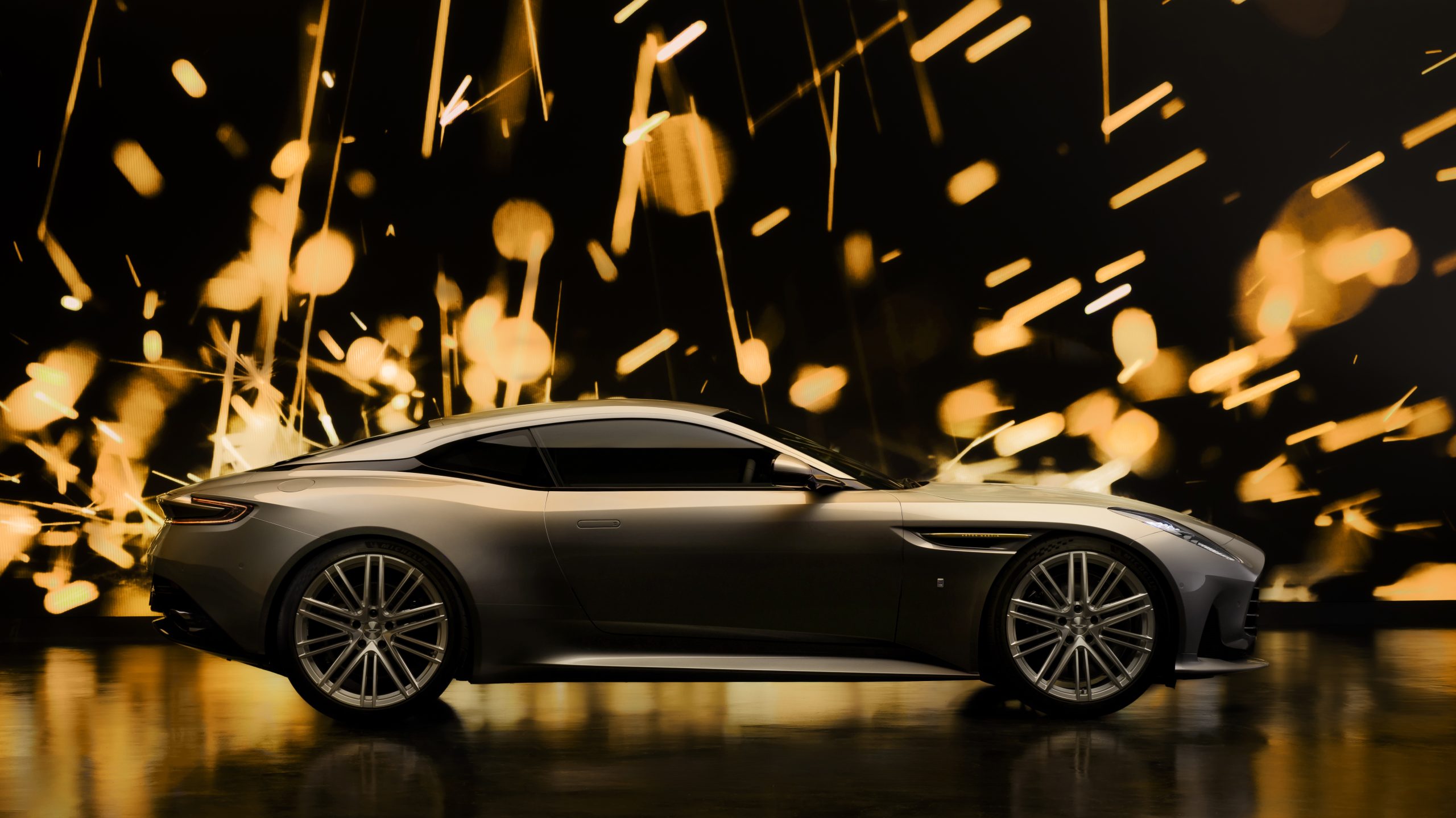 Aston Martin DB12 Goldfinger Edition_04