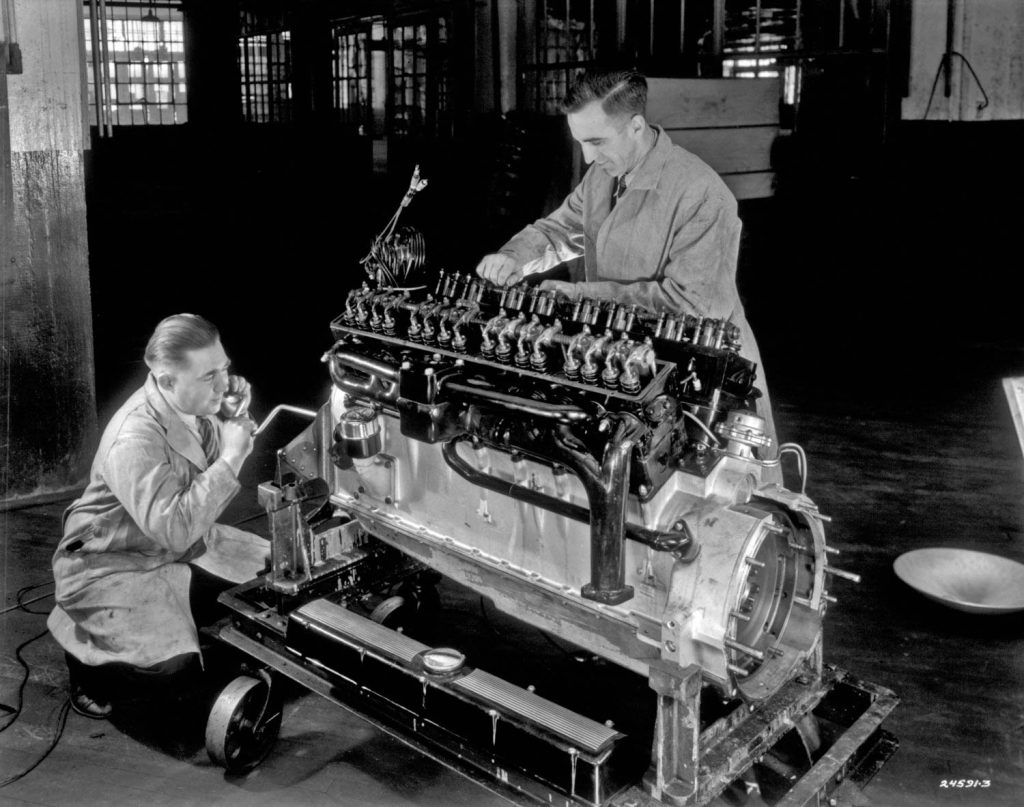 GM-Cadillac-V-16-Engine