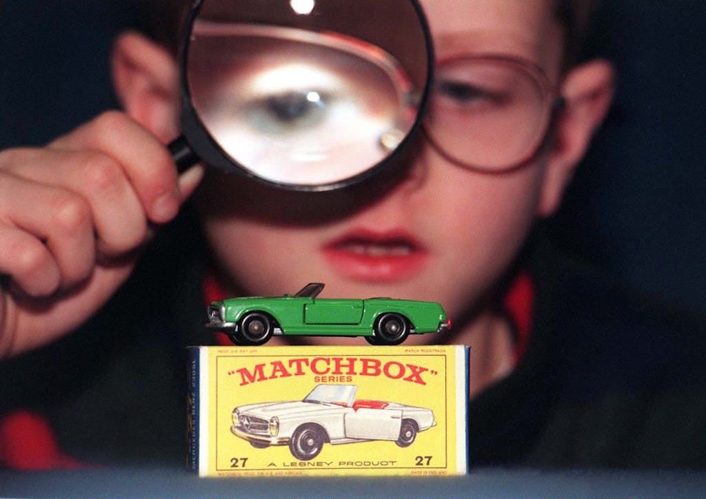 Matchbox car magnifying glass