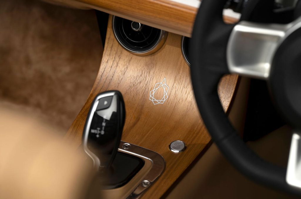 morgan-plus-six-pinnacle-centre-console-detail