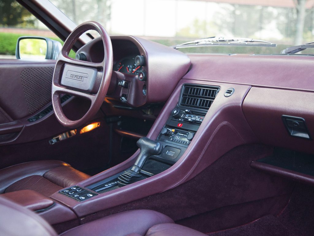 Porsche 928 dash