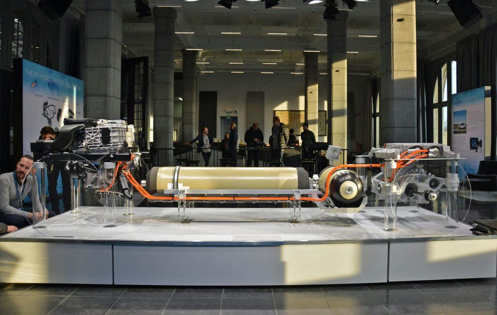 BMW iX5 hydrogen powertrain