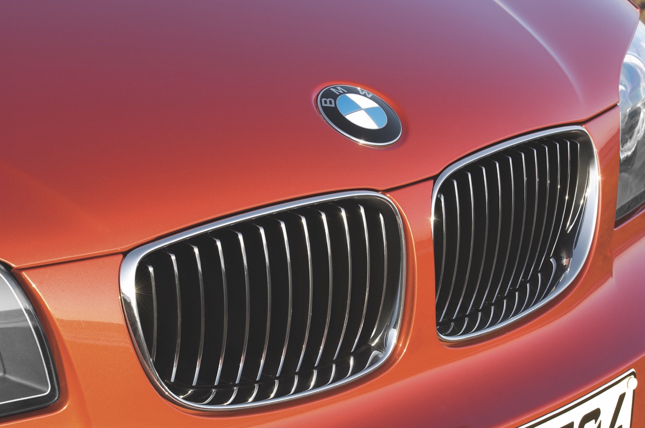 BMW 1 Series grille badge