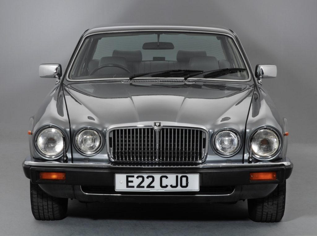 Jaguar XJ 12 saloon front