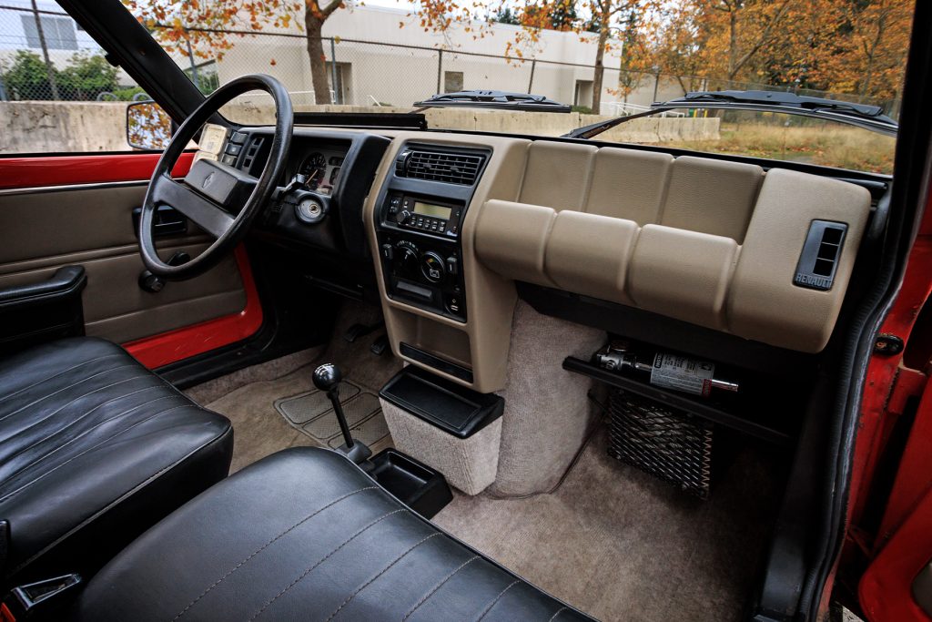 Lectric Leopard interior