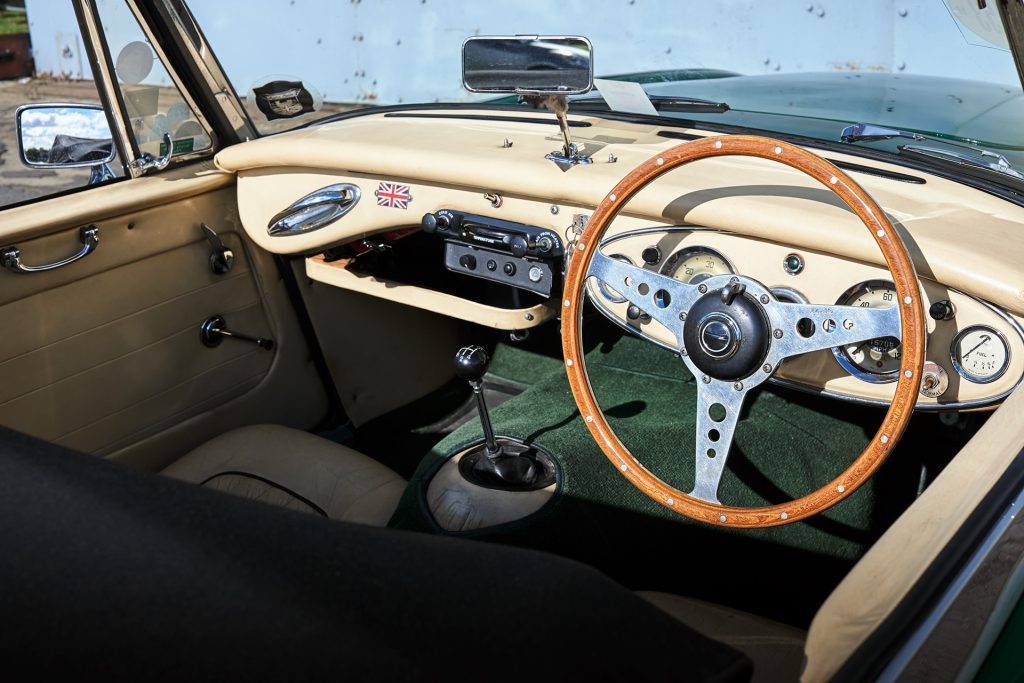 Austin-Healey 3000 interior