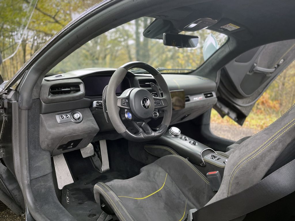 Maserati MC20 interior