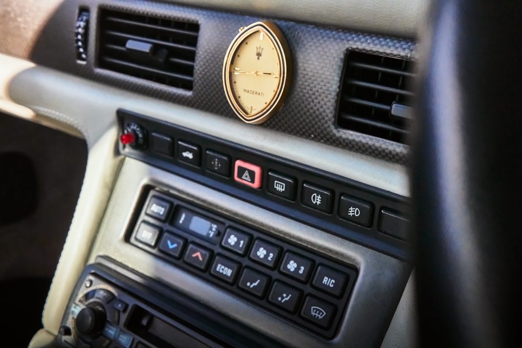 Maserati Ghibli clock