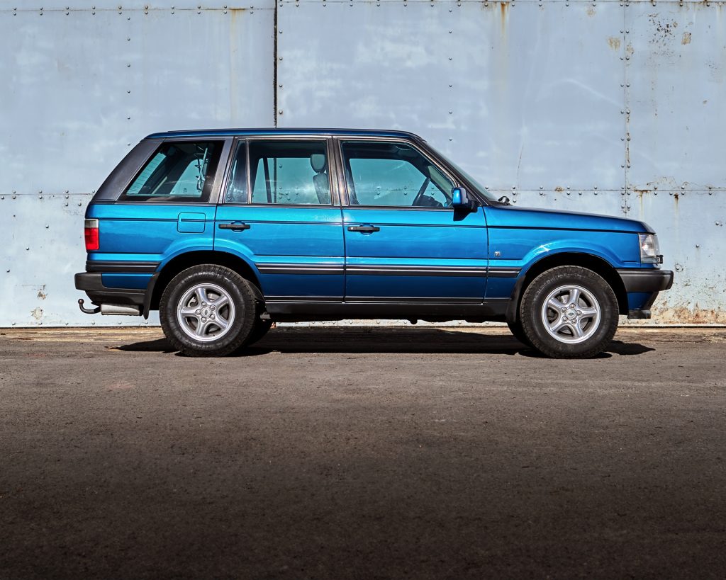 Land Rover Range Rover P38A profile