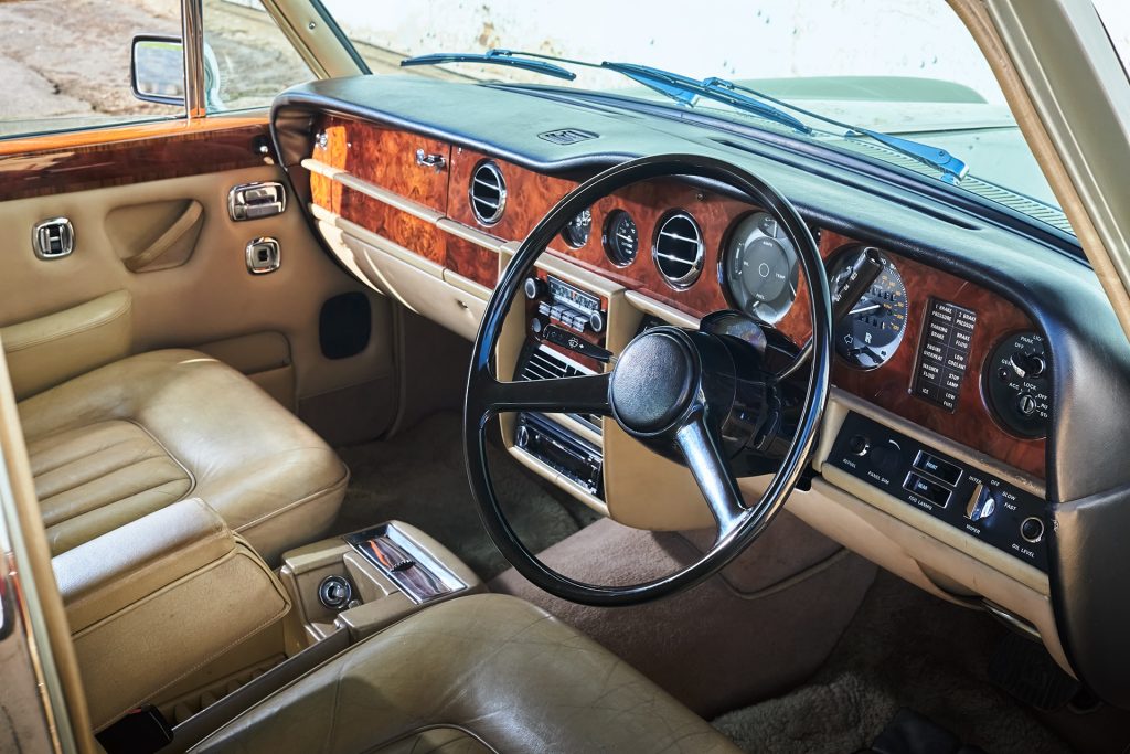 Rolls-Royce Silver Shadow II interior