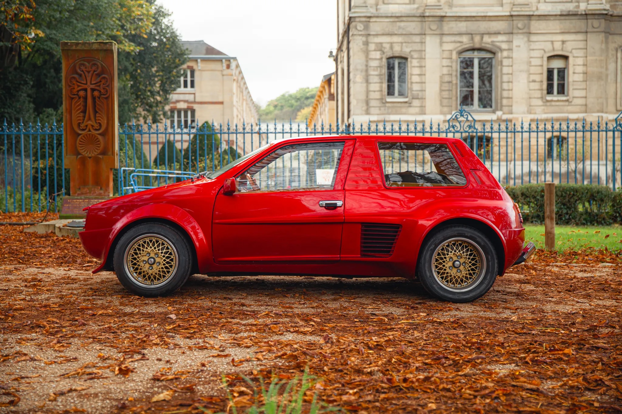 Sbarro-Super-Eight-Custom-Ferrari-Hatchback side profile